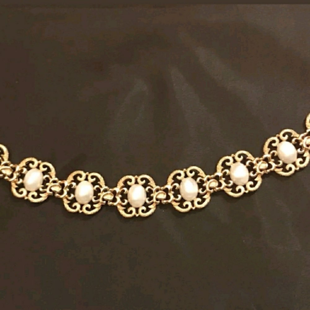 CROWN TRIFARI gold tone brush bracelet